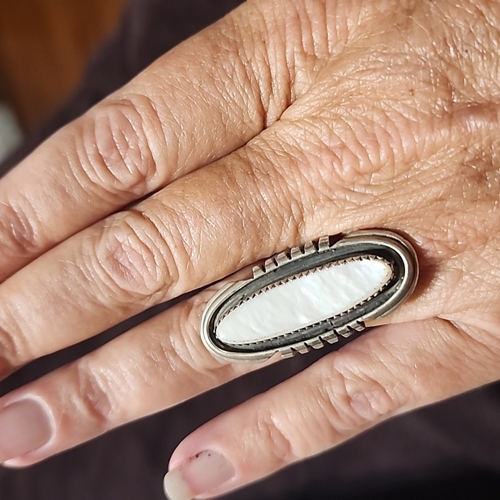 Artist sign sterling silver handmade native American MOP ring size 6.25